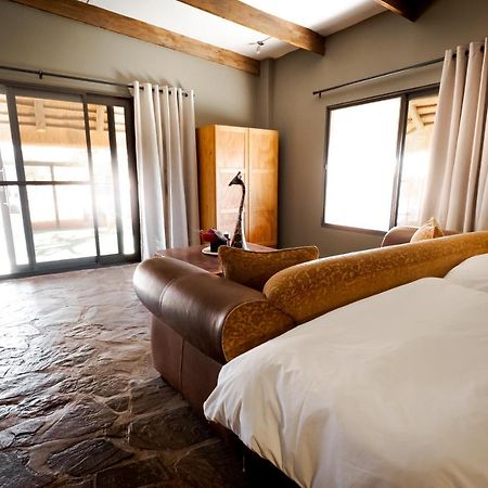 Villa Bagatelle Kalahari Game Ranch Hardap Exterior foto