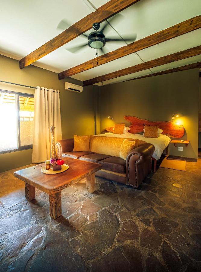 Villa Bagatelle Kalahari Game Ranch Hardap Exterior foto